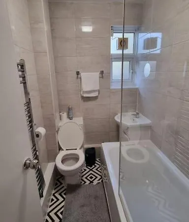 2 Bedroom Apartment In Kennington Лондон Экстерьер фото