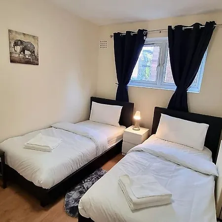 2 Bedroom Apartment In Kennington Лондон Экстерьер фото