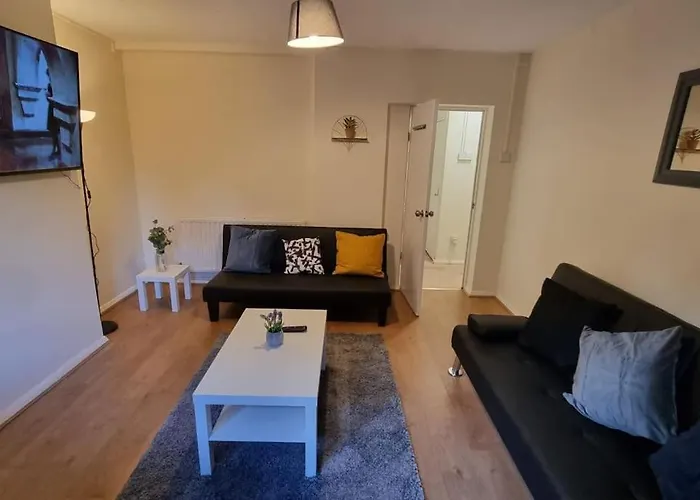 2 Bedroom Apartment In Kennington London
